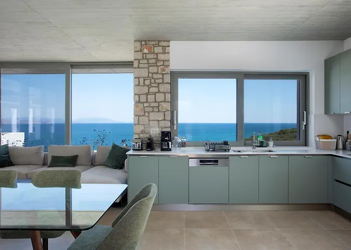 Thymari, A Unique Seafront Villa Xiropígado