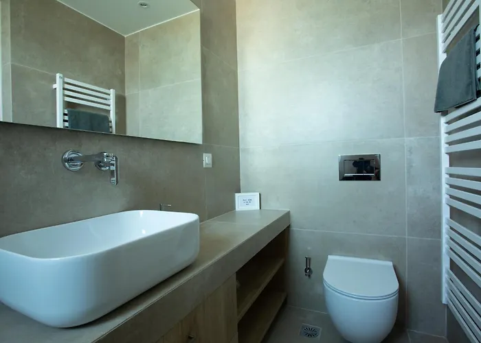 Villa Thymari, A Unique Seafront Xiropigado