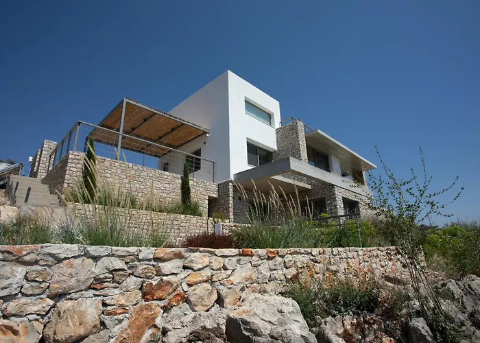 Villa Thymari, A Unique Seafront *